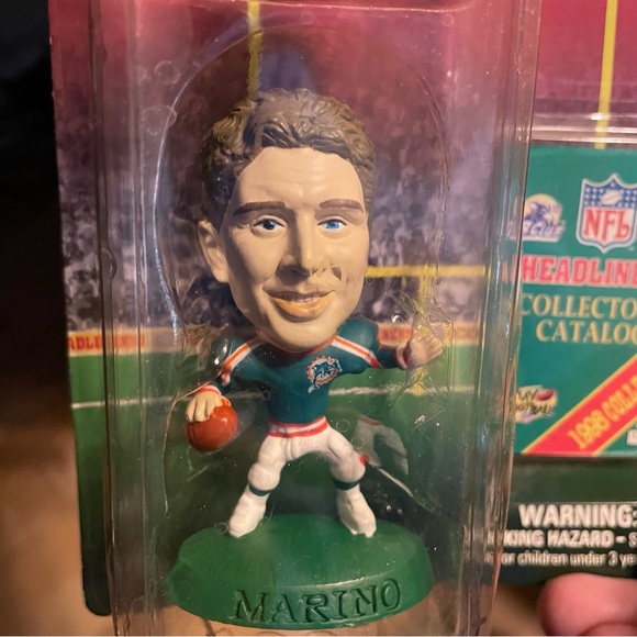 Sideline Quarterbacks Other Dan Marino Sideline Quarterbacks Headliners Figure 998 Limited